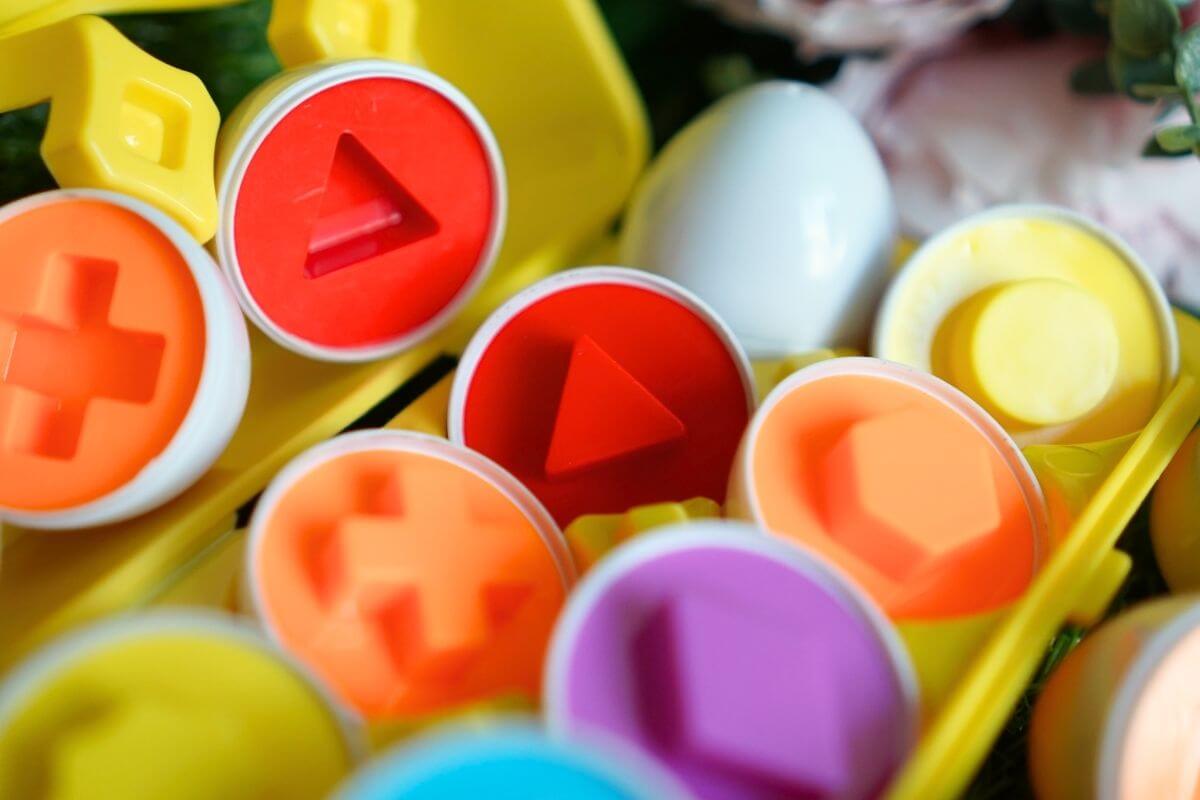 montessori geometric eggs